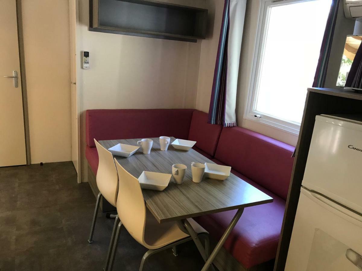אגדה Mobilhome Dans Camping Les Sables D'Or מראה חיצוני תמונה